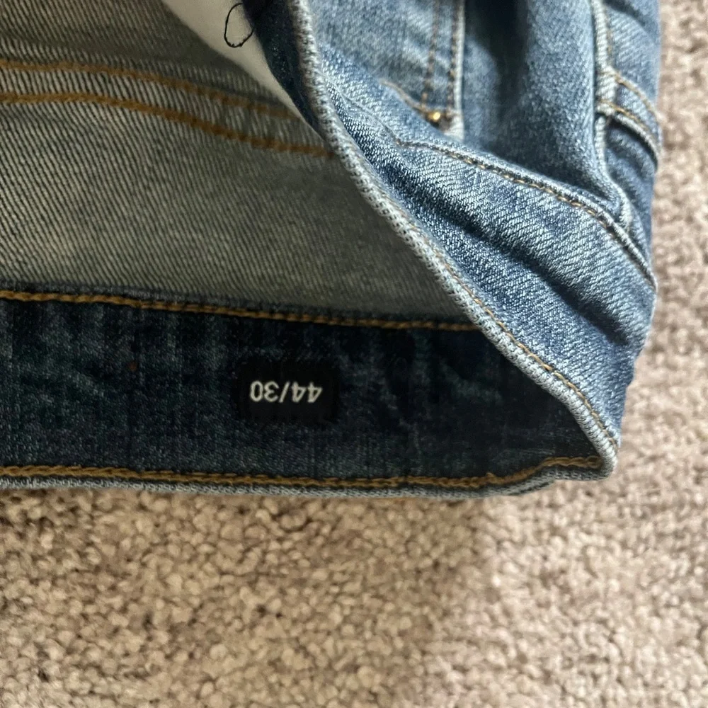 FLAG & ANTHEM JEANS. Sz 44/30